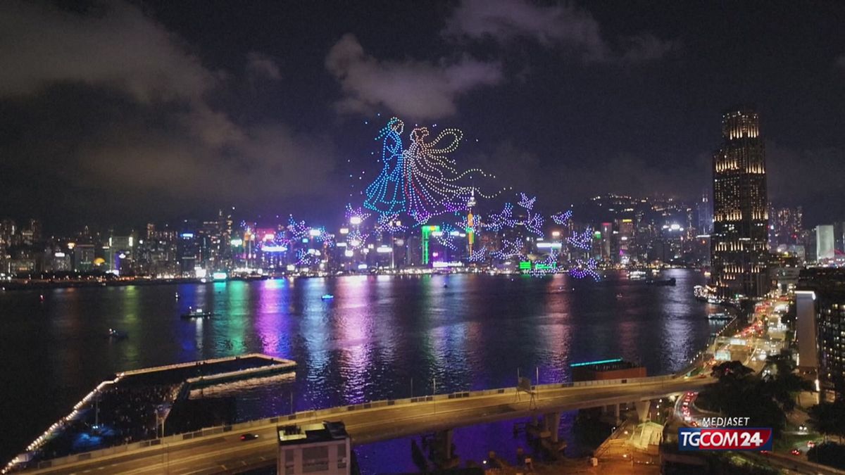 LOVE IN HONG KONG SRV