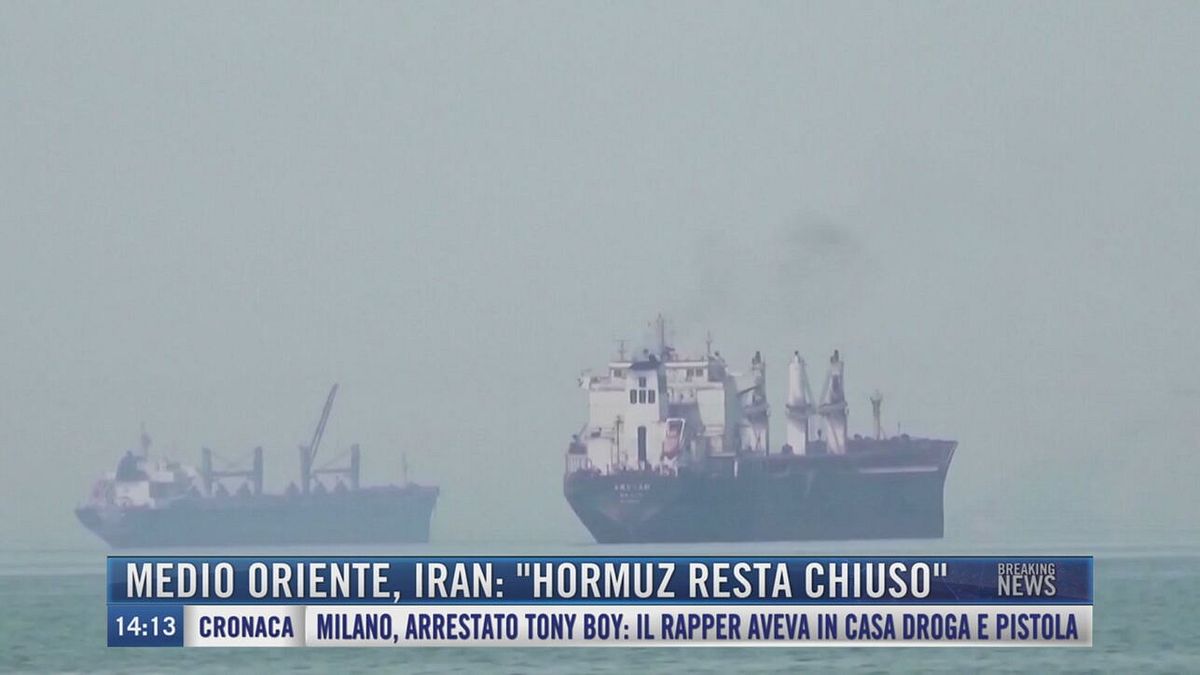 Breaking News delle 14.00 | Medio Oriente, Iran: "Hormuz resta chiuso"