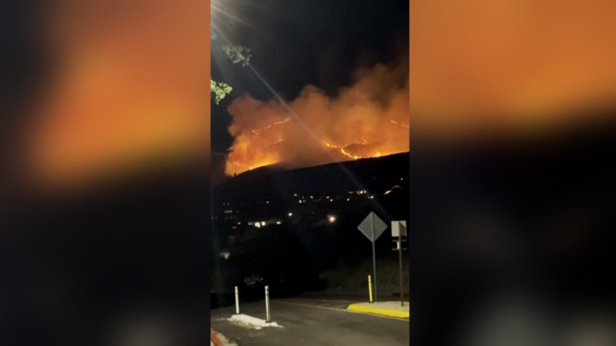 Nevada, 90mila evacuati per il mega incendio boschivo "Hawk"