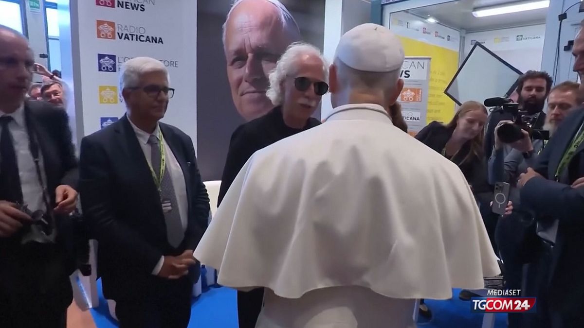 Papa Leone XIV incontra il sassofonista dei Blues Brothers