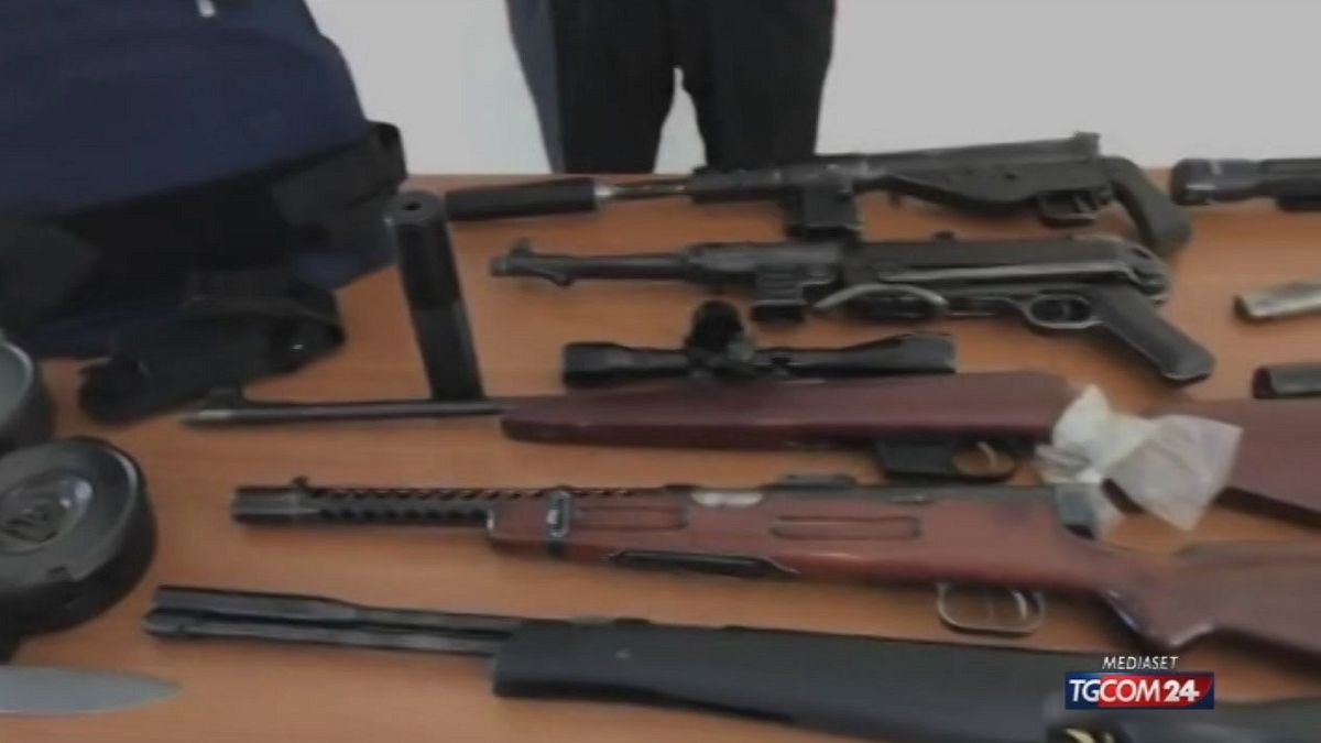 Agrigento, trovato arsenale di armi in casa