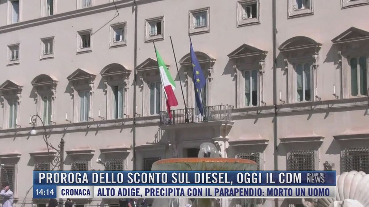 Breaking News delle 14.00 | Proroga dello sconto sul diesel, oggi il Cdm
