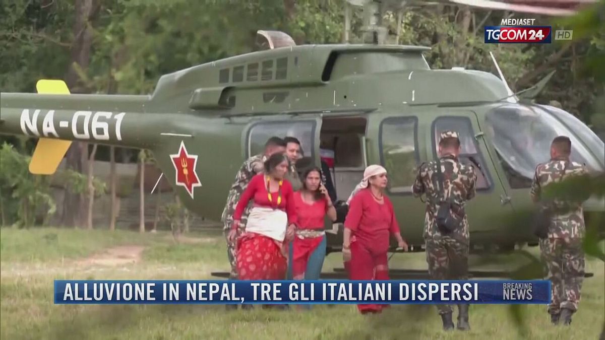 Breaking News delle 21.30 | Alluvione in Nepal, tre gli italiani dispersi