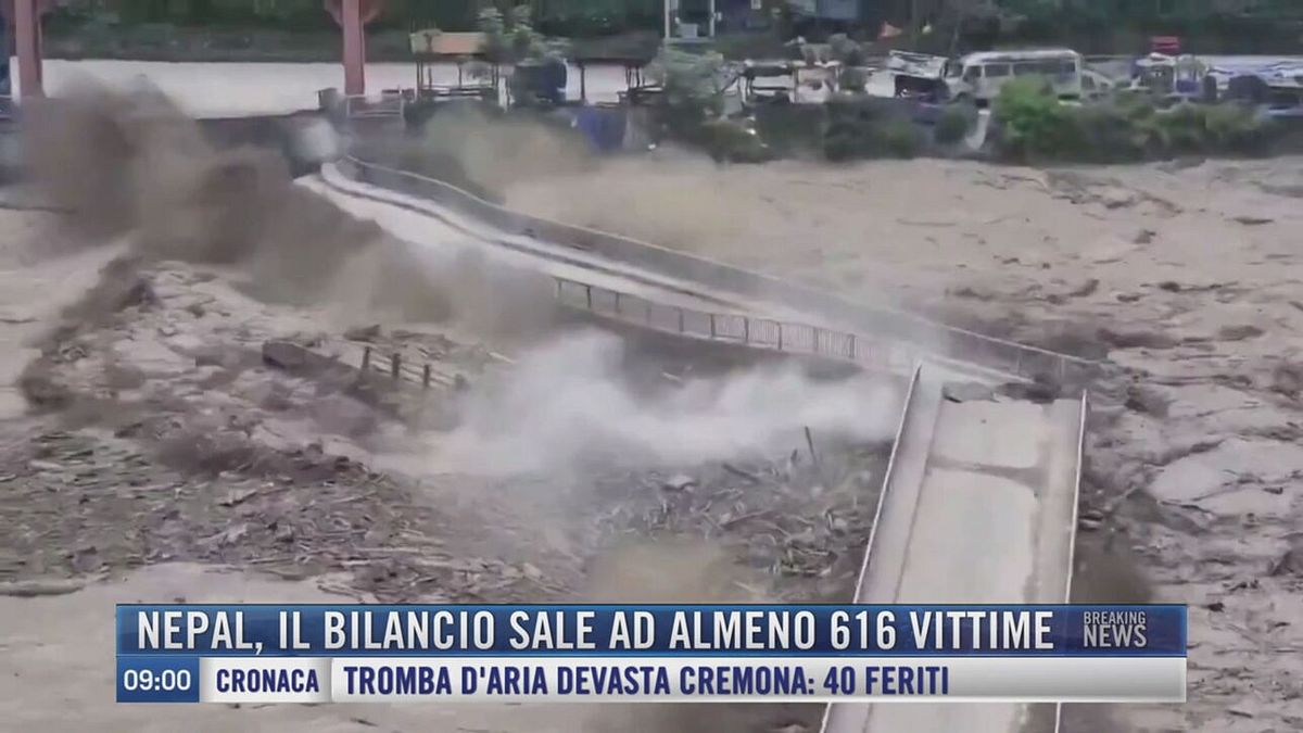 Breaking News delle 9.00 | Nepal, il bilancio sale ad almeno 616 vittime