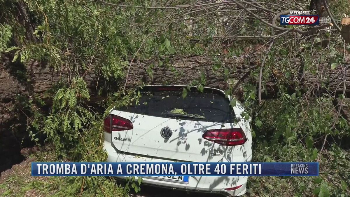 Breaking News delle 21.30 | Tromba d'aria a Cremona, oltre 40 feriti