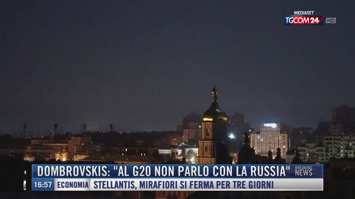 Breaking News delle 17.00 | Dombrovskis: "Al G20 non parlo con la Russia"