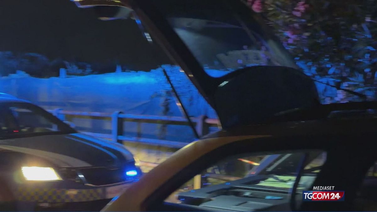 12.05 MILANO POLIZIOTTI AGGREDITI SRV