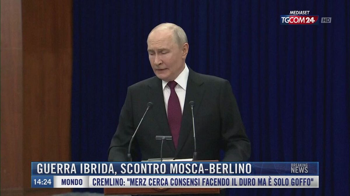 Breaking News delle 14.00 | Guerra ibrida, scontro Mosca-Berlino