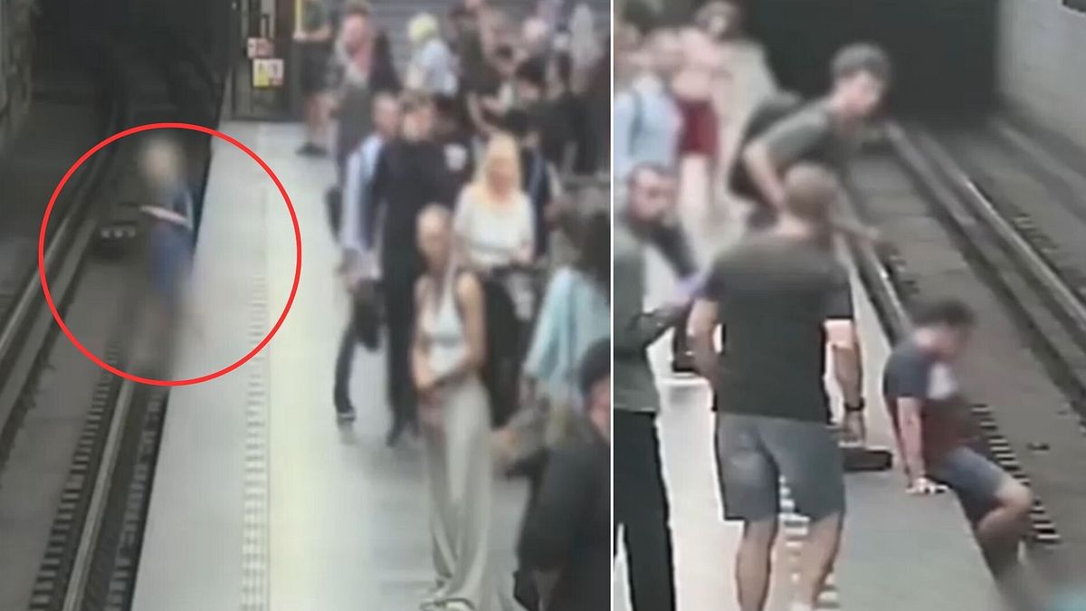 Guarda il cellulare e cade tra i binari della metro: ragazzino salvato da un passante
