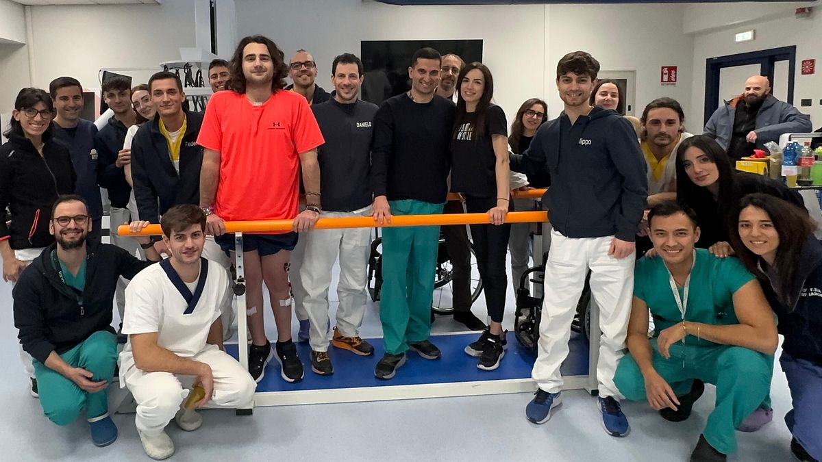 Team ricercatori e medici del MINE insieme ai pazienti 