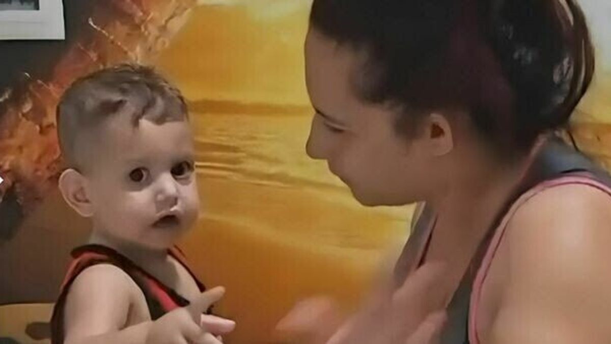 La mamma del piccolo Domenico, Patrizia Mercolino, con suo figlio