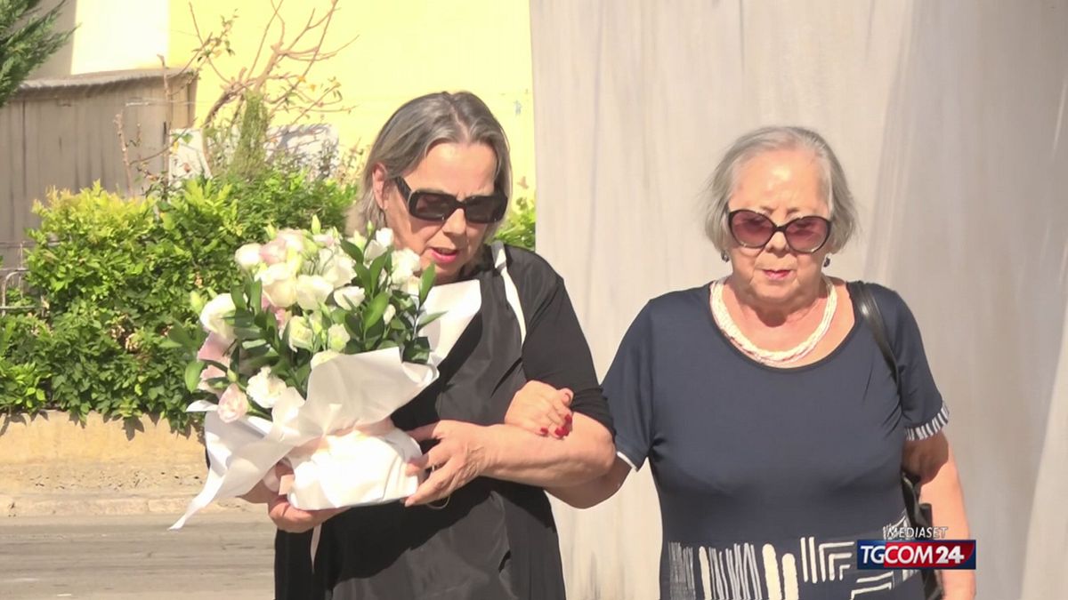 18.05 FUNERALE LORENA SRV