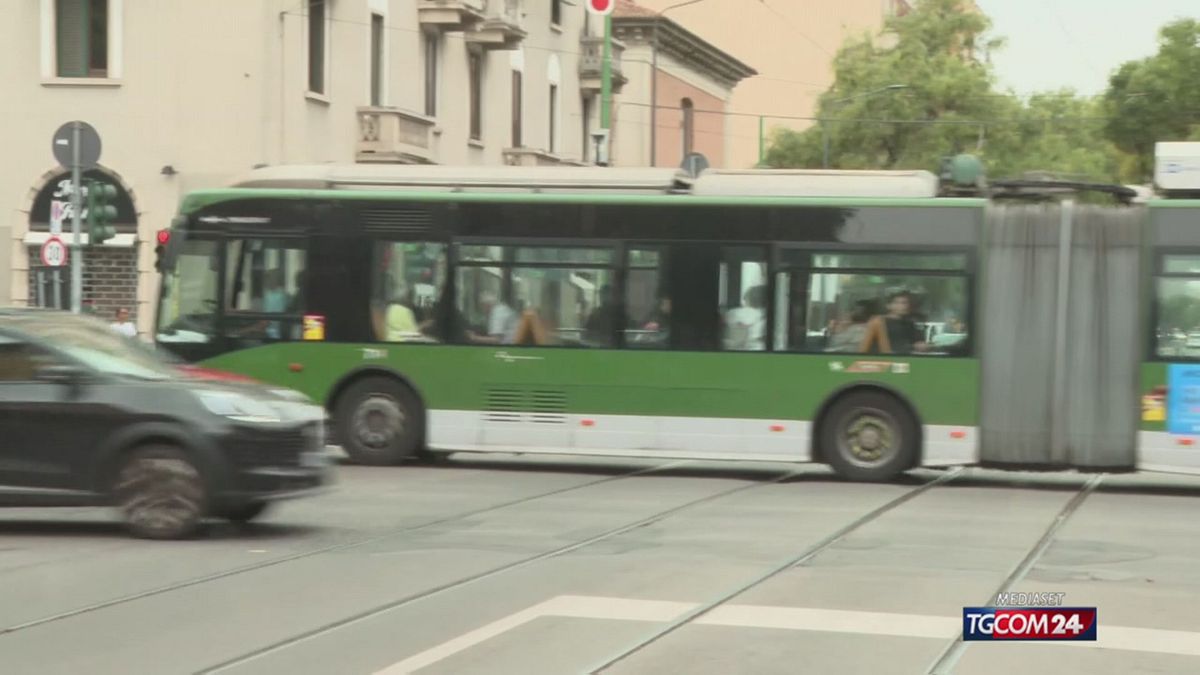 18.00 MILANO, DISAGI AUTOBUS SRV