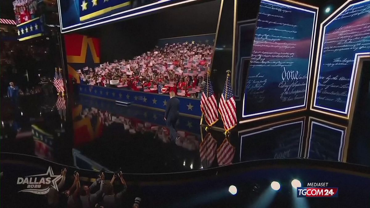 12.00 TRUMP SHOW A DALLAS SRV