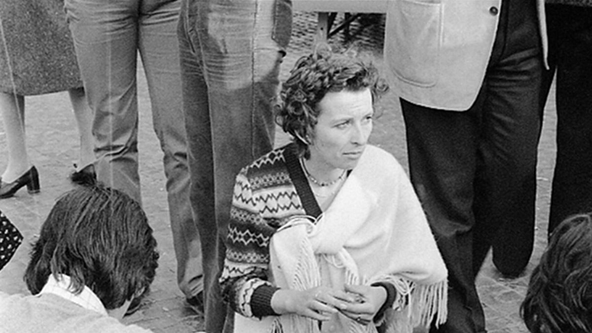  L' onorevole Emma Bonino del Partito Radicale con il questore Umberto Improta, durante la manifestazione non autorizzata e non violenta indetta dal partito