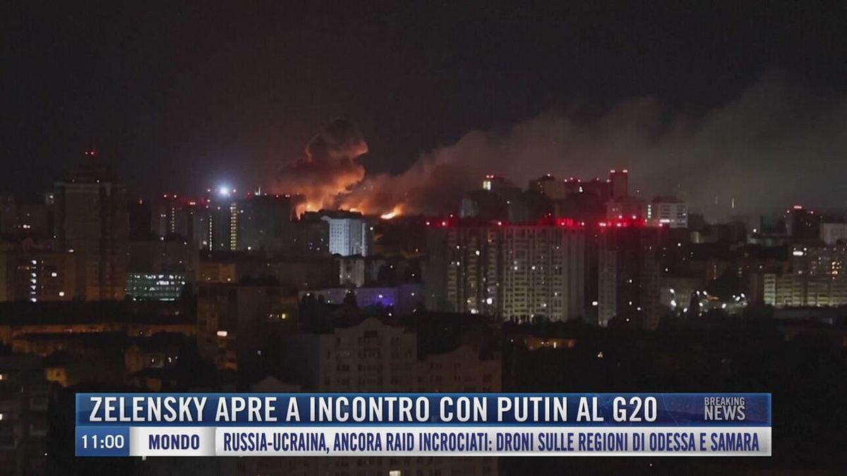 Breaking News delle 11.00 | Zelensky apre a incontro con Putin al G20