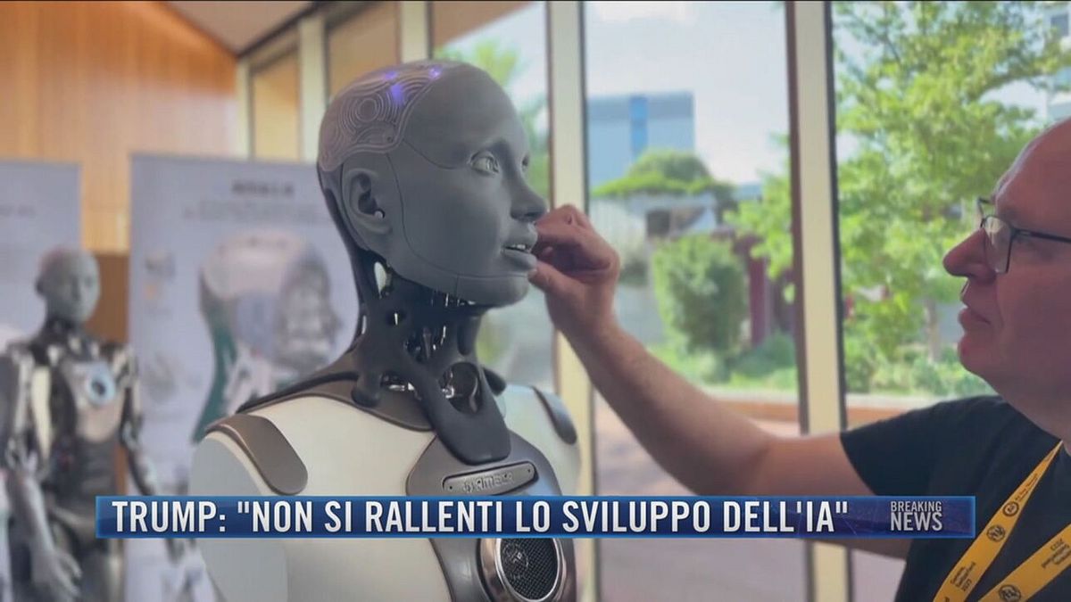 Breaking News delle 21.30 | Trump: "Non si rallenti lo sviluppo dell'IA"