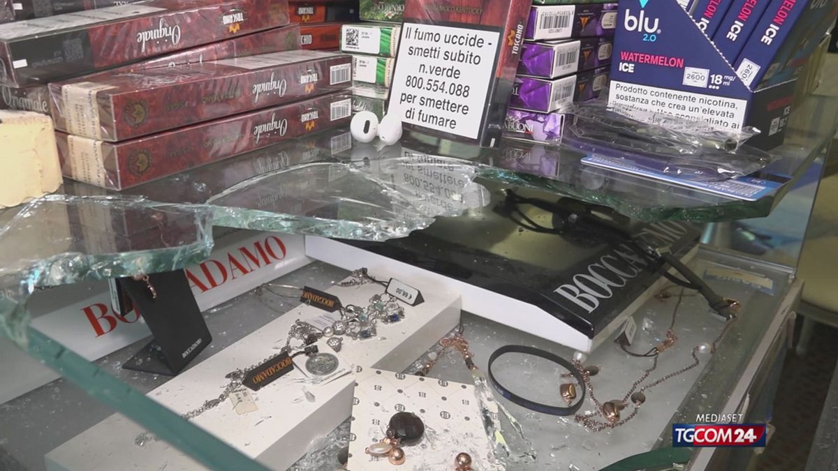 12.00 PISTOIA, LA RAPINA E LO SFOGO SRV