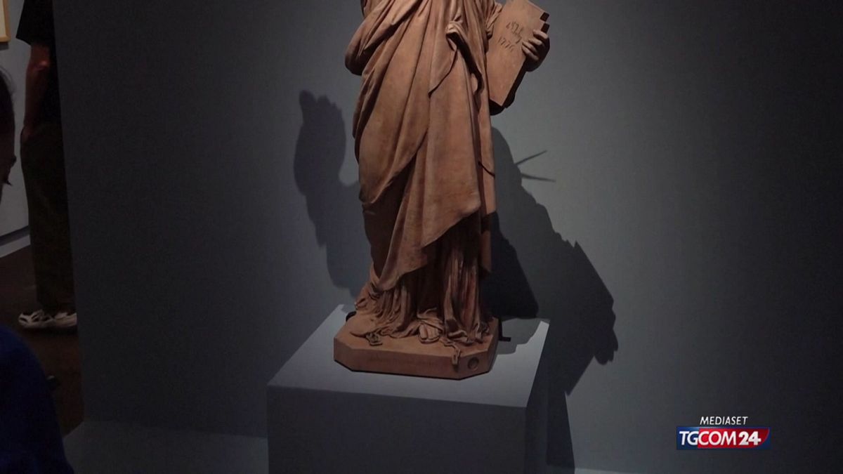 12.00 MCH PARIGI MOSTRA STATUA LIBERTA' MCH