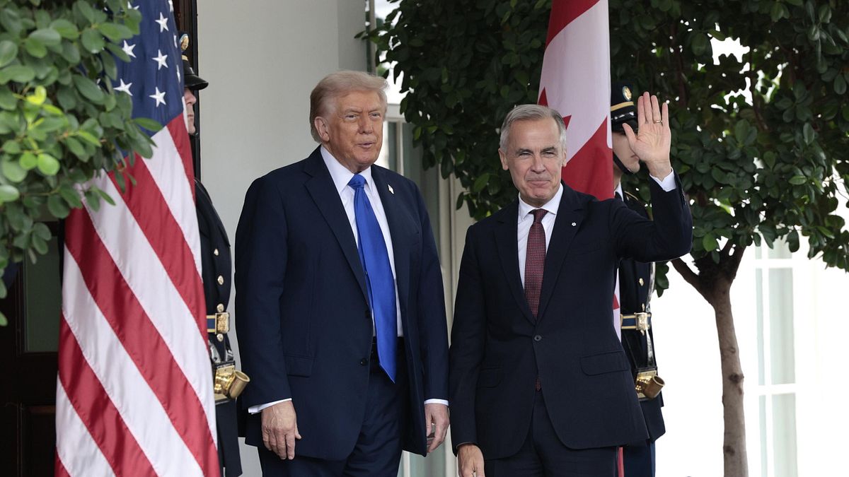 Donald Trump prima dell'incontro con il nuovo primo ministro canadese Mark Carney alla Casa Bianca, il 7 ottobre 2025