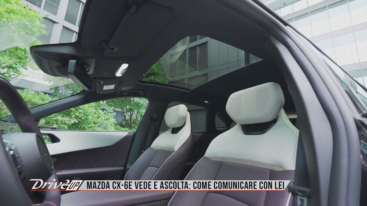 Nuova Mazda CX-6E, abitacolo confortevole e importanti aggiornamenti tecnologici