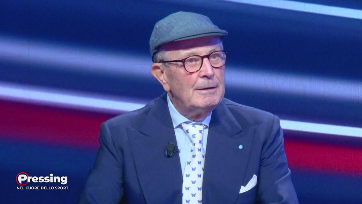 "Dovete espatriare" diventa un tatuaggio... in testa? La gag con Franco Ordine