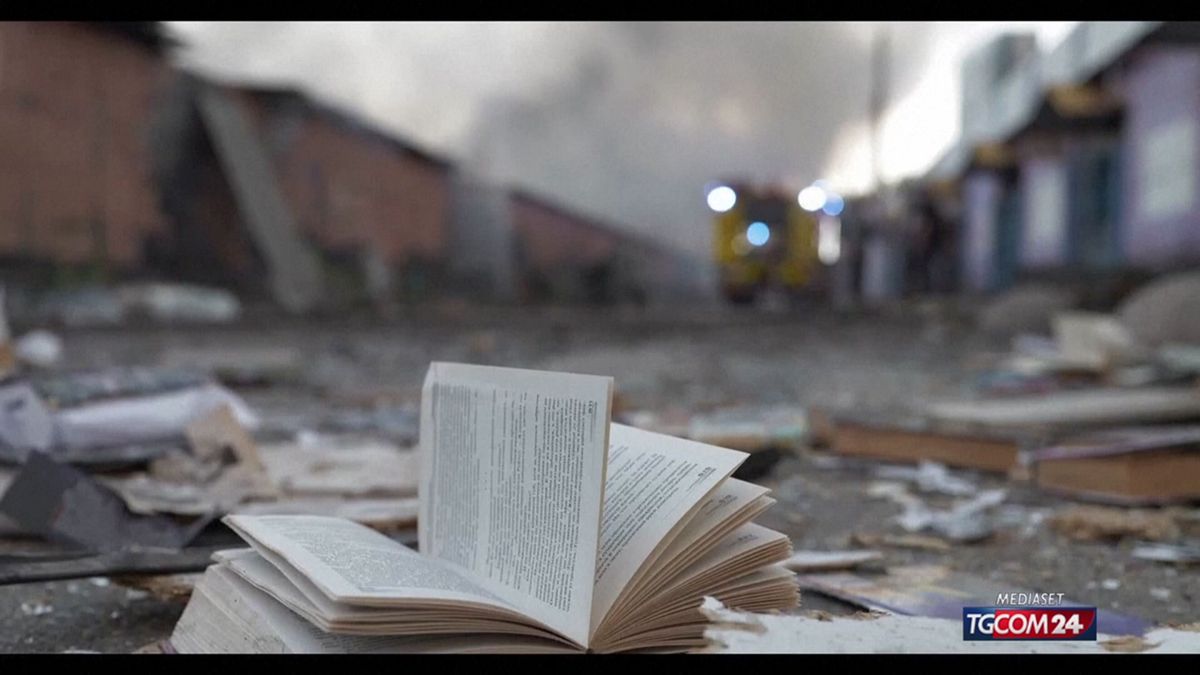libri bruciati in ucraina per sito SRV