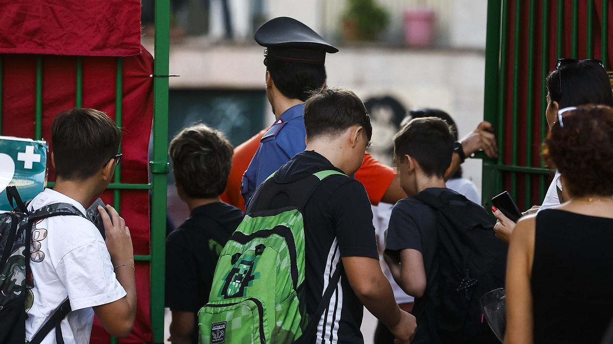 scuola centocelle roma prof accoltellata