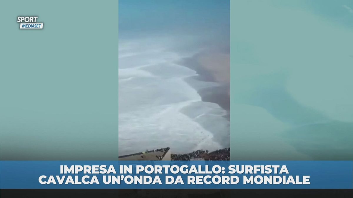 Surfista vince il record mondiale cavalcando un'onda mai vista