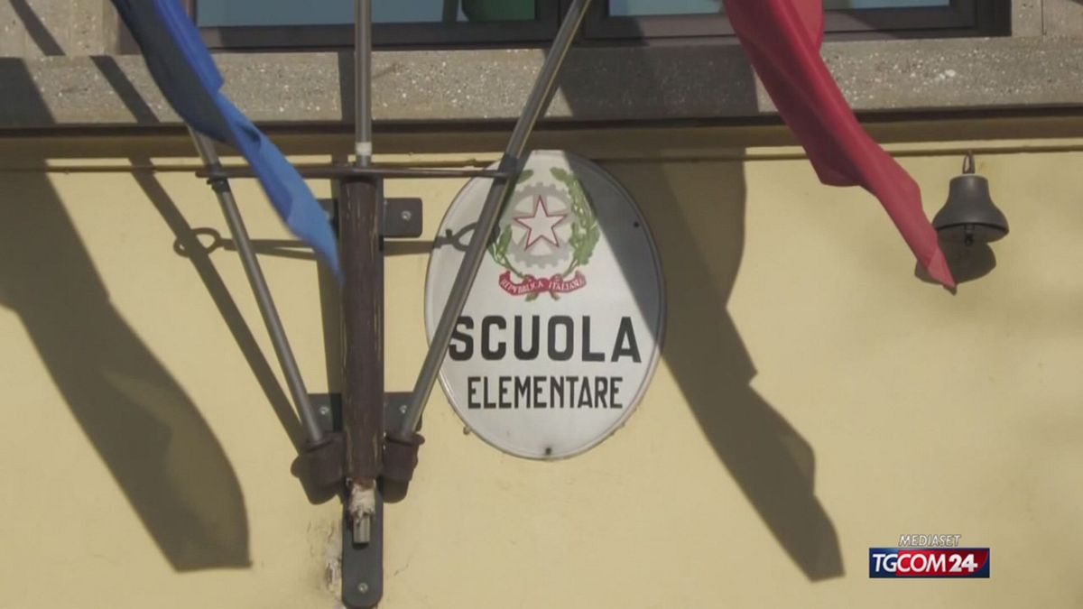 12.00 SCUOLE, TETTO STRANERI ESTERO  SRV