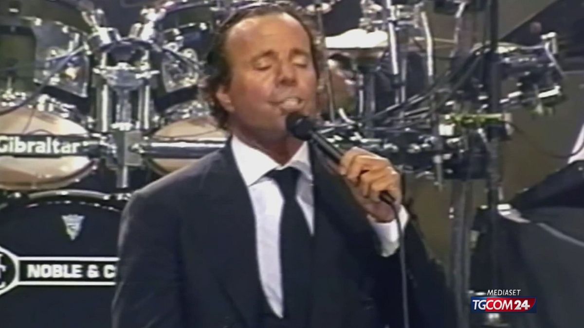 18.15 83 ANNI JULIO IGLESIAS SRV