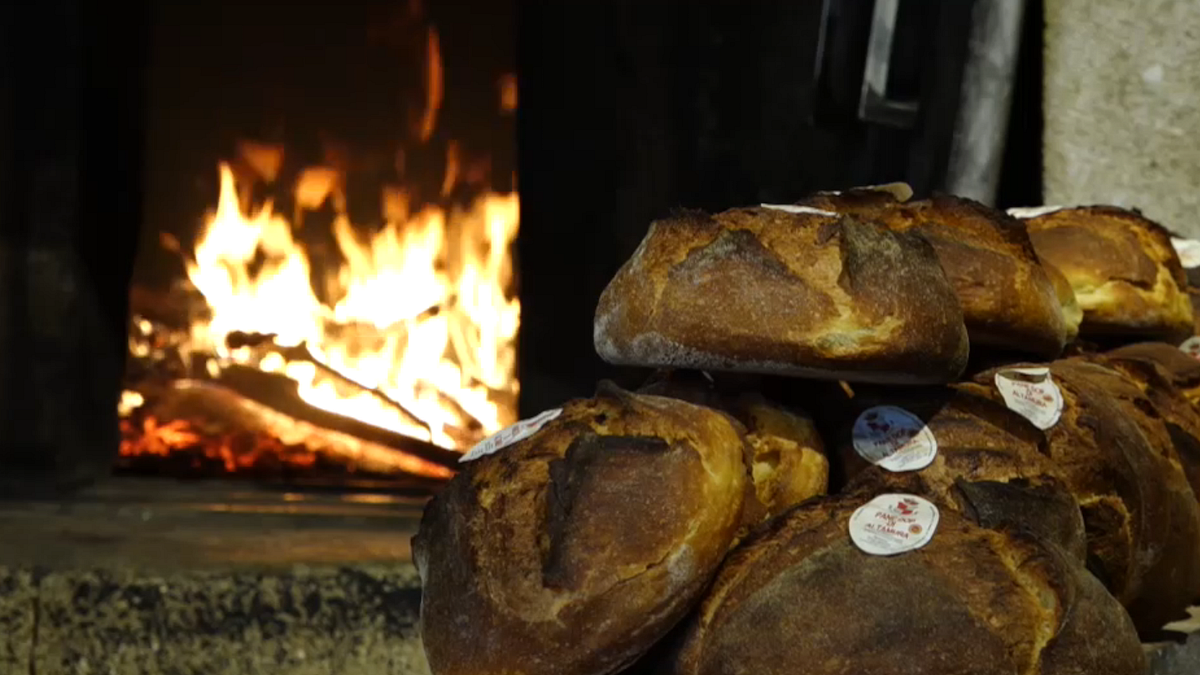 "Il pane di Altamura è sopravvalutato": scoppia la polemica