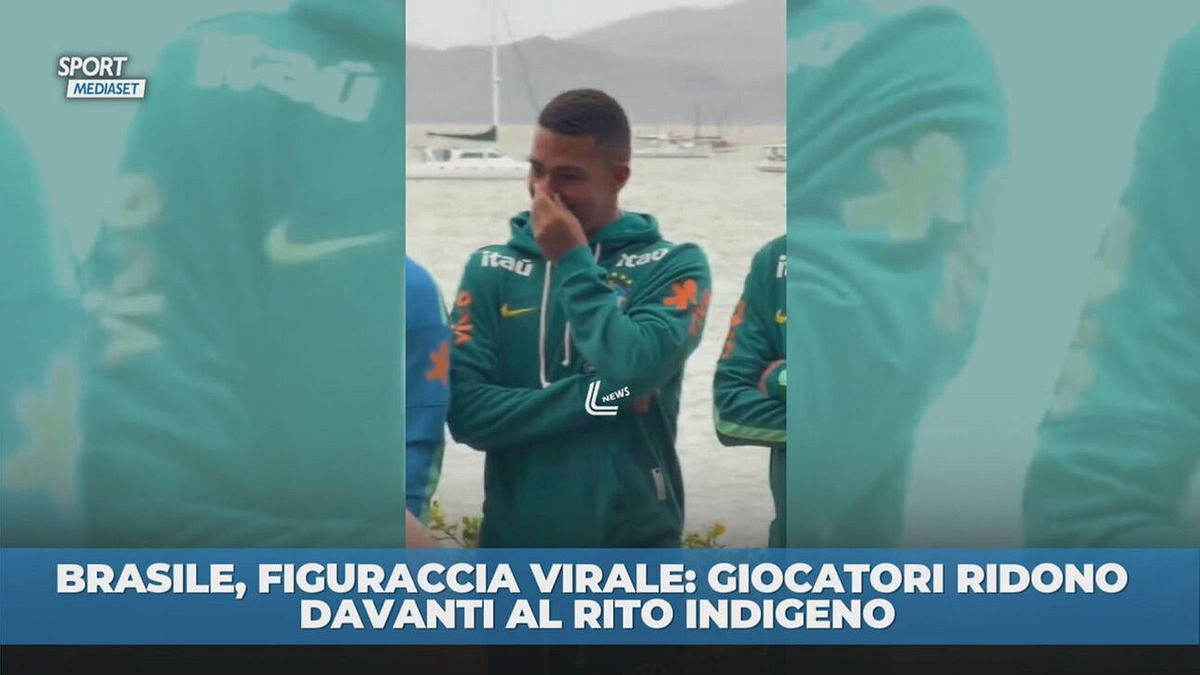 Brasile, figuraccia virale: giocatori scoppiano a ridere di fronte al rito d'accoglienza