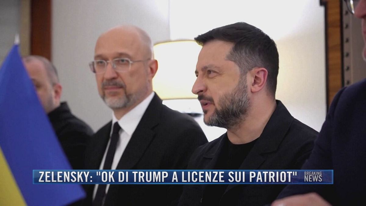 Breaking News delle 21.30 | Zelensky: "Ok di Trump a licenze sui Patriot"