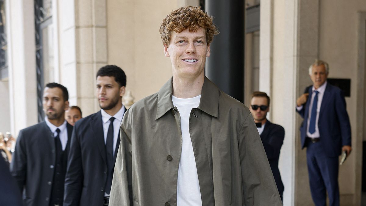 Jannik Sinner alla Milano Fashion Week 2026