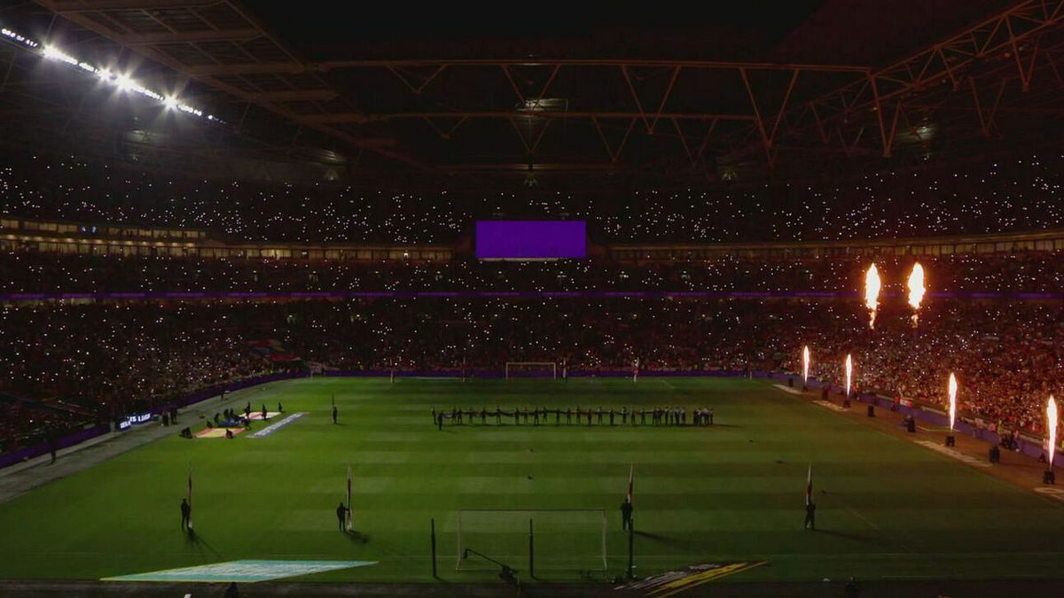La magia di Inghilterra-Spagna: spettacolo da brividi a Wembley sulle note di "Wonderwall"