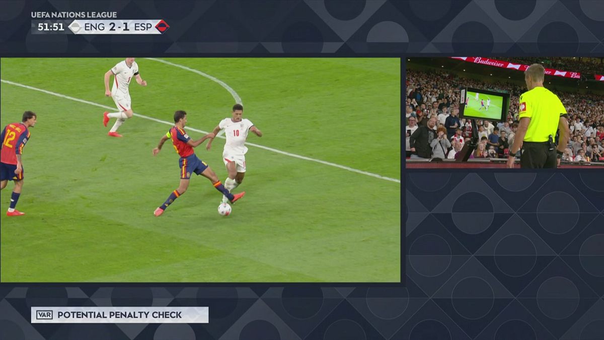 53' | Il Var concede il rigore all'Inghilterra (Inghilterra-Spagna 2-1)