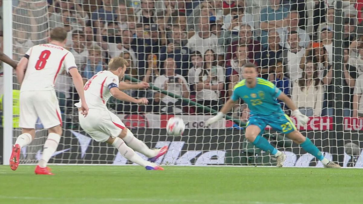 54' | Kane sbaglia il rigore (Inghilterra-Spagna 2-1)