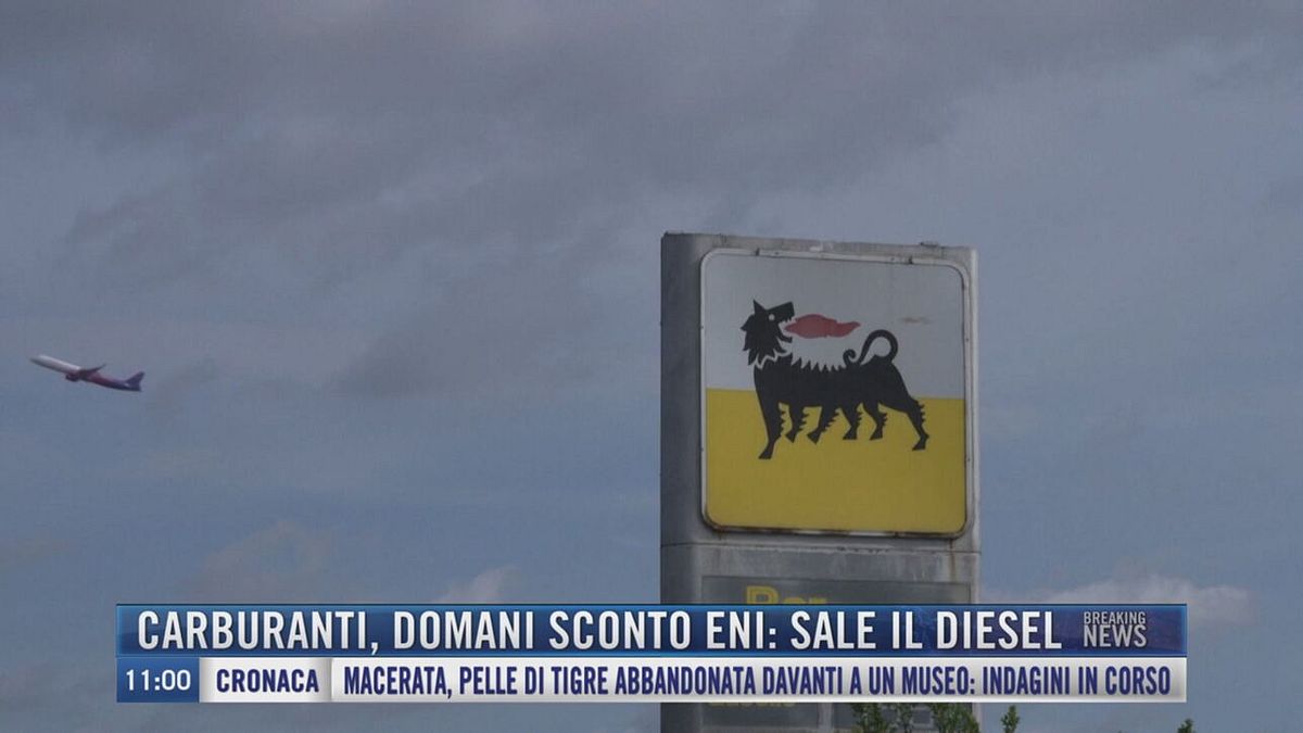 Breaking News delle 11.00 | Carburanti, domani sconto Eni: sale il Diesel