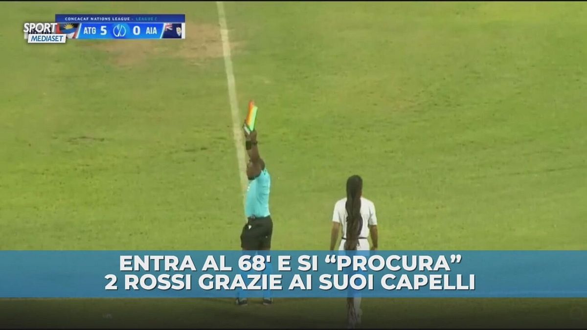 Mai visto: entra al 70' e fa espellere due calciatori per tirata di capelli
