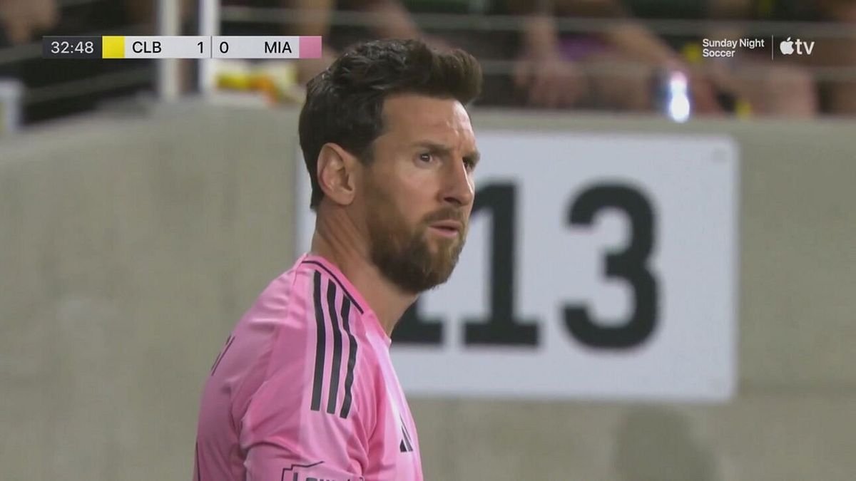 Messi, punizione show
