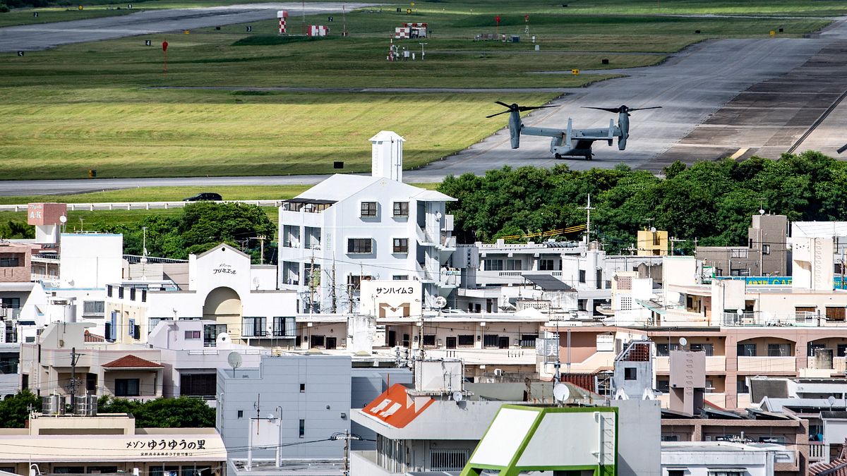 La US Marine Corps Air Station Futenma, dove Ballard era stazionato, nel centro della città di Ginowan, Okinawa