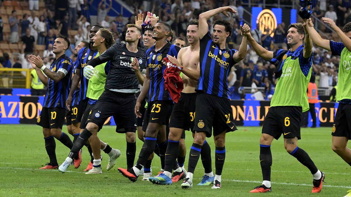 1) Inter: 899 milioni di euro