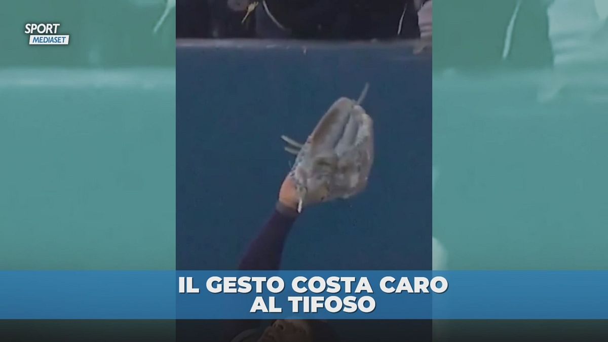 Baseball, il tifoso condanna gli Yankees alla sconfitta: viene scortato fuori dallo stadio