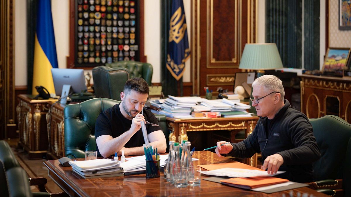  Il presidente ucraino Zelensky assieme a Oleg Ivashchenko, nuovo capo dell'intelligence