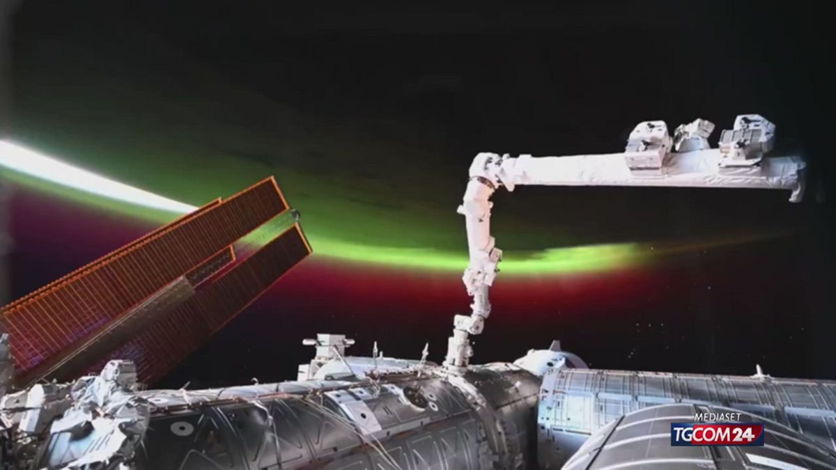 AURORA BOREALE DALLO SPAZIO SRV