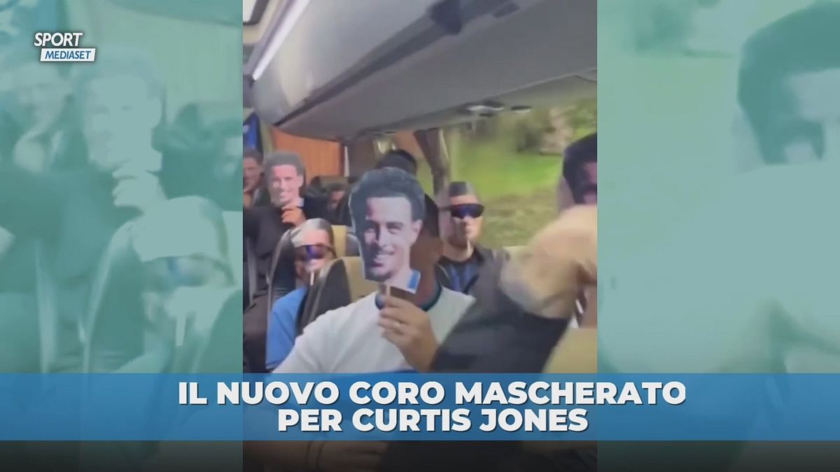 Jones non gioca ma è già idolo degli interisti: il nuovo coro con la maschera