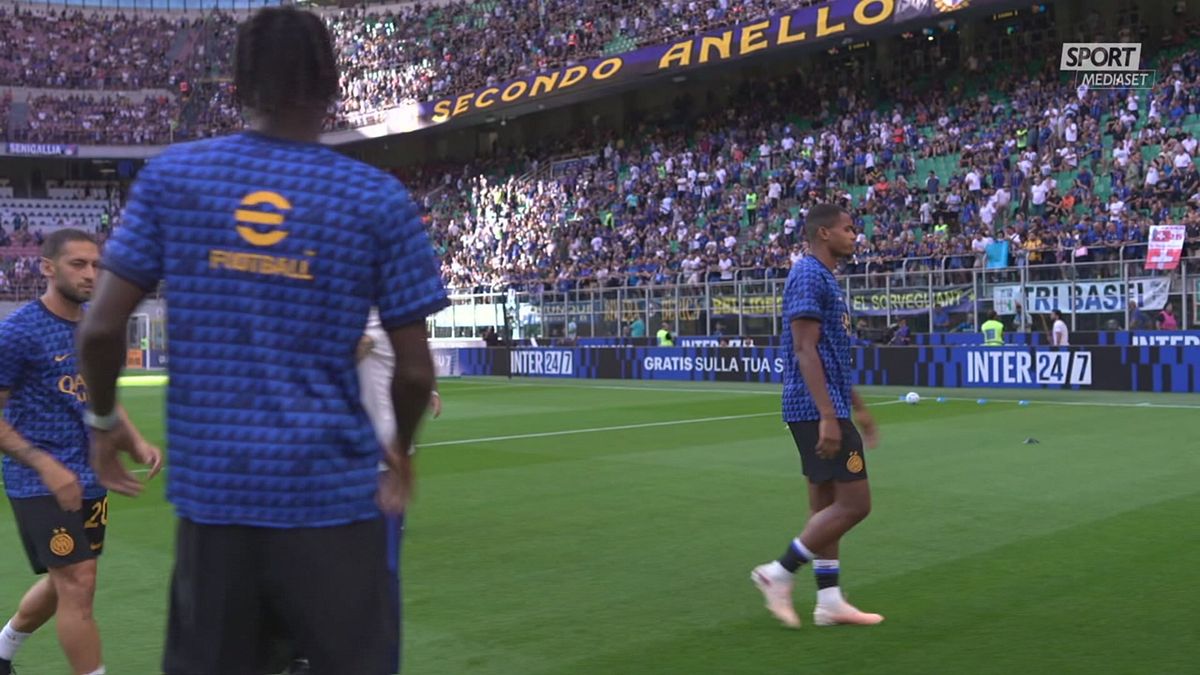 SRV RULLO AKANJI E LA DIFESA DELL'INTER 12/10 SRV