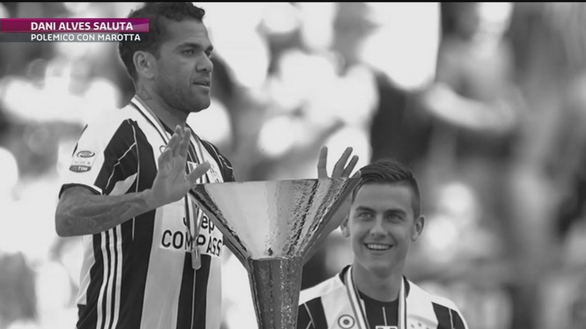 Juve, Dani Alves saluta