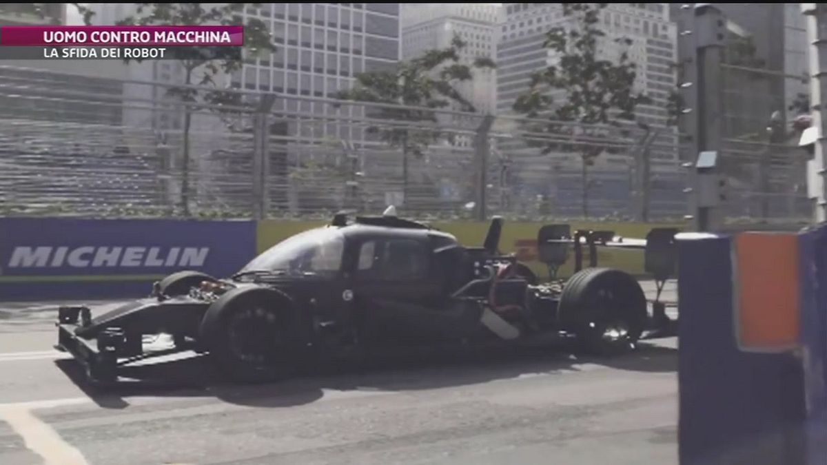 Formula E: uomo contro macchina